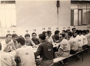 STAGE RADIO DEPANNEUR ANNEXE ROUVIERE TOULON 1959 1960   (3) REPAS FIN D ANNEE